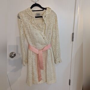 Authentic 1960s Vintage Lace Dress | Exclusively Yours by Pantels – Montreal